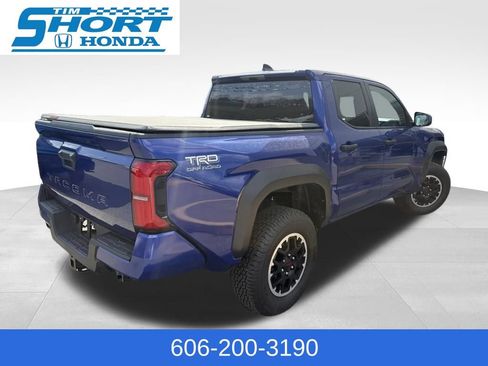 Used 2025 Toyota Tacoma TRD Off-Road AWD/4WD image 6