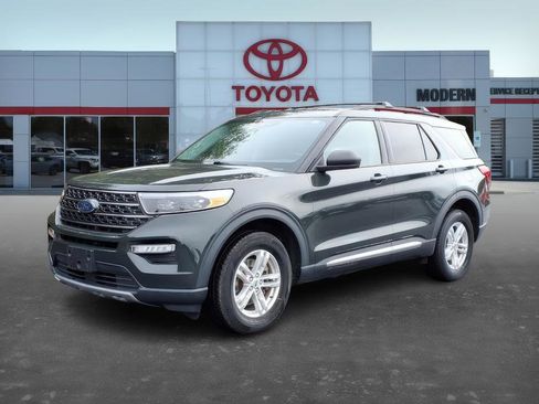 Used 2022 Ford Explorer XLT w/ Equipment Group 202A image 1