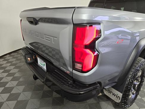 Used 2024 Chevrolet Colorado ZR2 w/ Technology Package AWD/4WD image 16