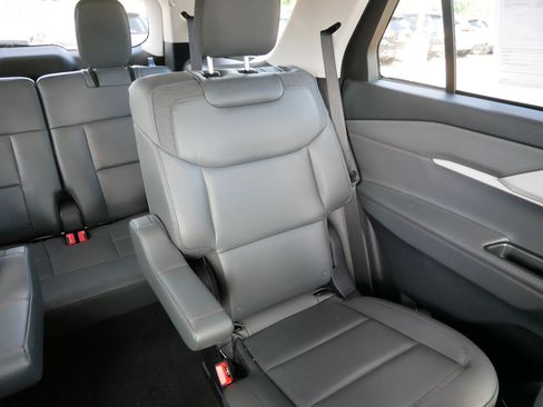 Used 2026 Ford Explorer Active w/ Active Comfort Package AWD/4WD image 14