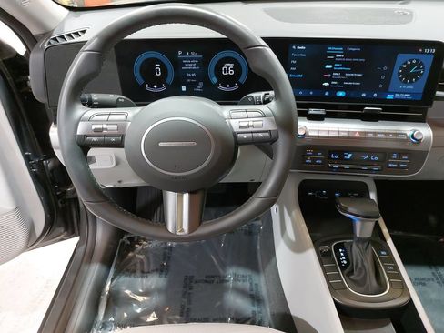 Certified 2025 Hyundai Kona SEL FWD image 17