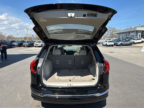 Used 2023 GMC Terrain Denali w/ Denali Premium Package AWD/4WD image 34