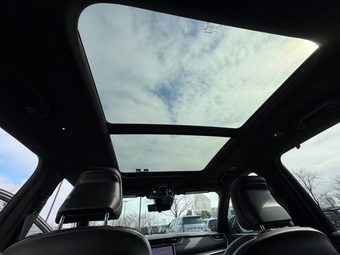 Used 2023 Jeep Grand Cherokee Overland w/ Luxury Tech Group IV image 33