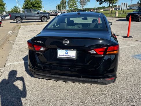 Used 2025 Nissan Altima 2.5 SV FWD image 23