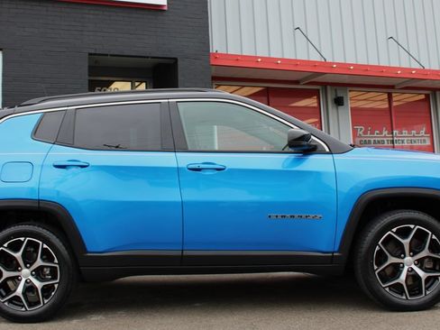 Used 2024 Jeep Compass Limited AWD/4WD image 15