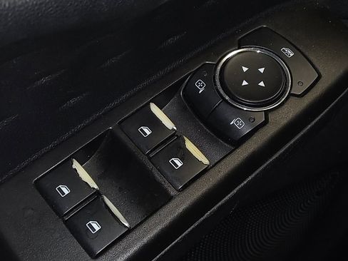 Used 2020 Ford Escape SE image 27