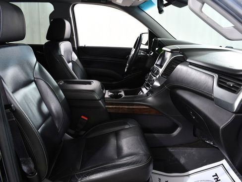Used 2017 Chevrolet Suburban LT image 10