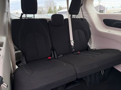 Used 2023 Chrysler Voyager LX FWD image 39