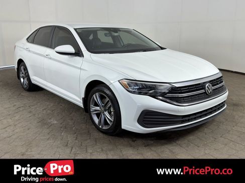 Used 2023 Volkswagen Jetta SE FWD image 1