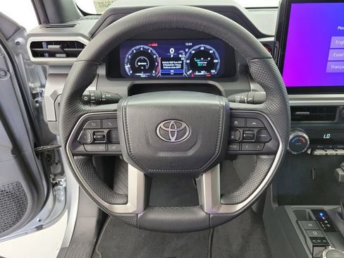 Used 2024 Toyota Tacoma TRD Sport AWD/4WD image 21