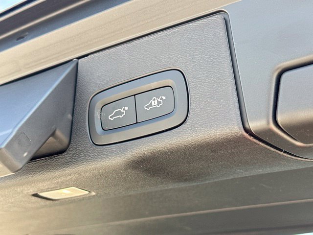 Certified 2024 Volvo XC60 T8 Plus w/ Climate Package AWD/4WD image 35