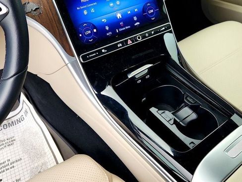 Used 2025 Mercedes-Benz C 300 4MATIC Sedan image 16