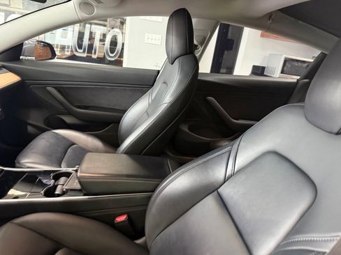 Used 2018 Tesla Model 3 RWD image 5