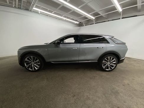 Certified 2024 Cadillac Lyriq Luxury image 3