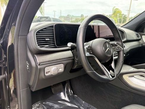 Used 2025 Mercedes-Benz GLS 450 4MATIC image 21