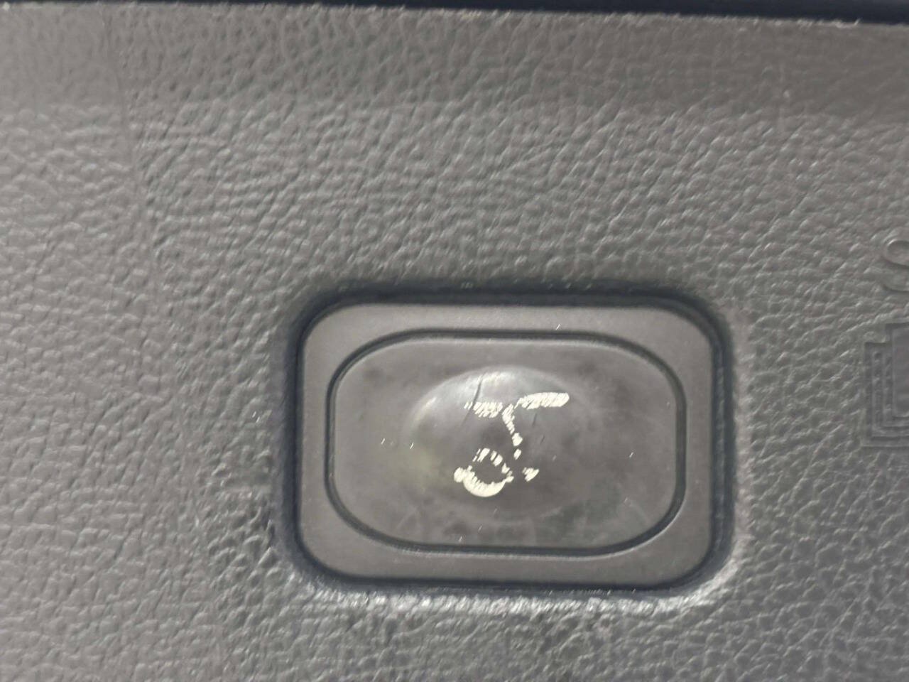 Used 2022 Ford Edge Titanium w/ Equipment Group 301A AWD/4WD image 8