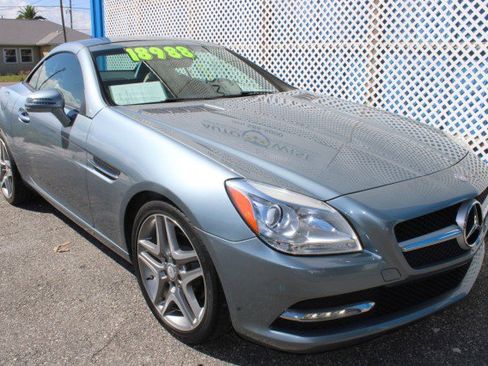 Used 2013 Mercedes-Benz SLK 250 image 2