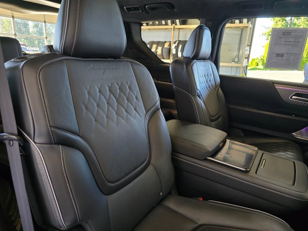Certified 2025 INFINITI QX80 Autograph w/ Autograph Exterior Package AWD/4WD image 32