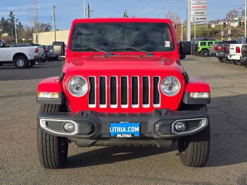 Used 2023 Jeep Wrangler Sahara image 8