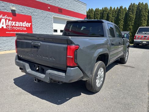 Used 2025 Toyota Tacoma SR5 AWD/4WD image 3