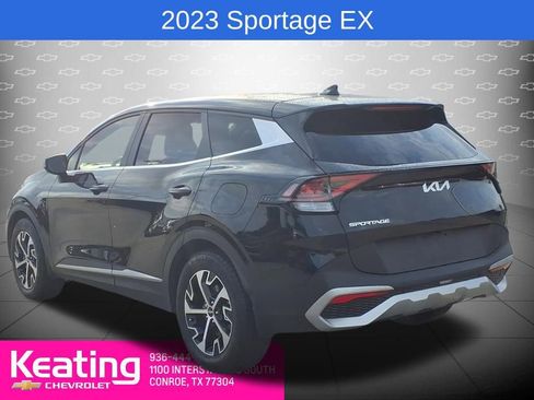 Used 2023 Kia Sportage EX image 2