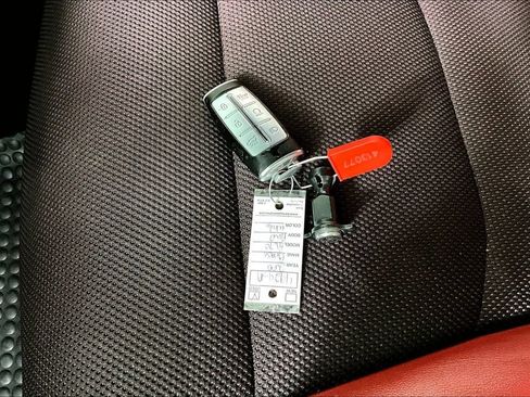 Used 2022 Genesis GV70 3.5T Sport image 10