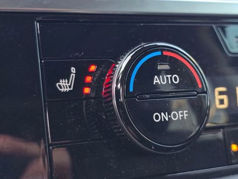 Certified 2024 Nissan Pathfinder SL w/ SL Premium Package FWD image 24