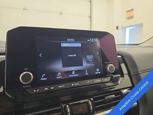 Used 2025 Nissan Pathfinder SV AWD/4WD image 3