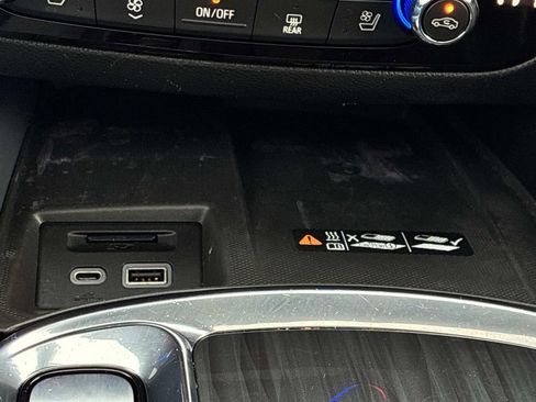 Used 2022 Buick Enclave Premium w/ Experience Buick Package image 34