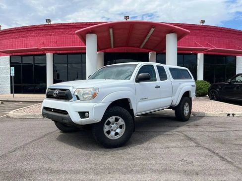Used 2013 Toyota Tacoma 4x4 Access Cab V6 w/ TRD Off-Road Pkg image 2
