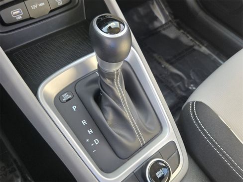 Certified 2025 Hyundai Venue SEL image 24