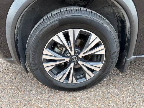 Certified 2022 Nissan Rogue SV w/ SV Premium Package FWD image 11