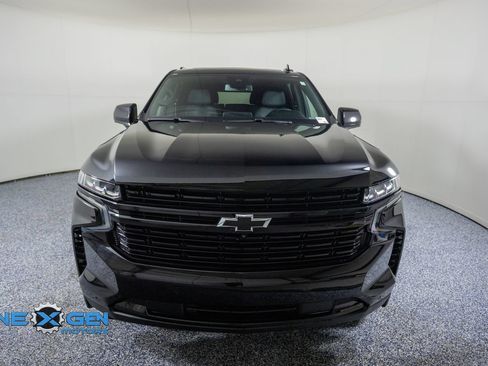 Used 2024 Chevrolet Suburban RST w/ Luxury Package AWD/4WD image 2