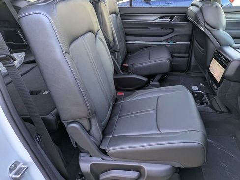 New 2026 Jeep Grand Wagoneer Summit w/ Premium Group III AWD/4WD image 28