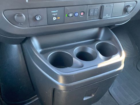 Used 2025 GMC Savana 3500 LT w/ LT Preferred Equipment Group image 40