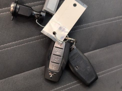 Used 2022 Mitsubishi Outlander SE image 45