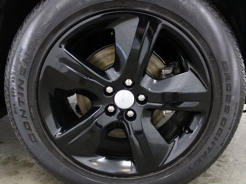 Used 2022 Land Rover Range Rover Velar S image 9