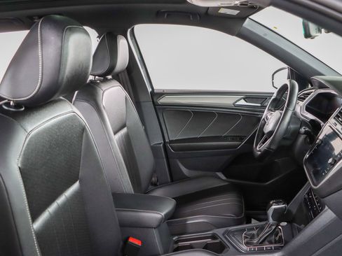 Used 2023 Volkswagen Tiguan SE R-Line FWD image 28