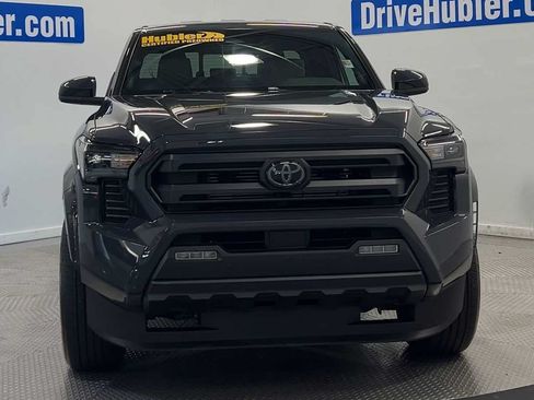 Used 2025 Toyota Tacoma SR5 AWD/4WD image 3
