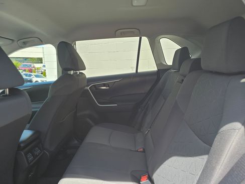 Used 2022 Toyota RAV4 XLE w/ XLE Grade Weather Package AWD/4WD image 17