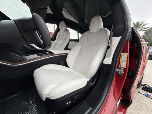 Used 2023 Tesla Model S Standard Range image 11