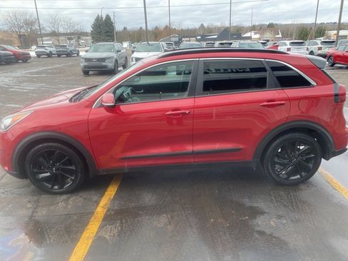 Used 2019 Kia Niro S Touring image 10
