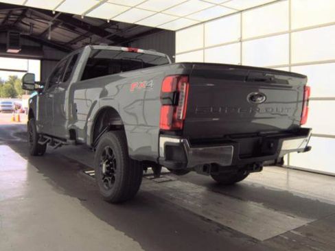 Used 2023 Ford F350 Lariat w/ FX4 Off-Road Package AWD/4WD image 6