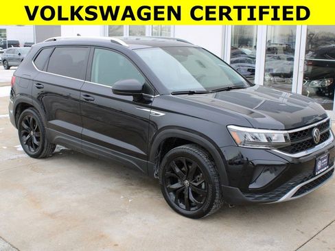 Certified 2023 Volkswagen Taos SE image 1