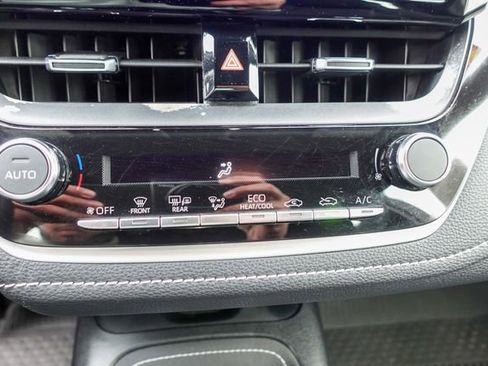 Certified 2024 Toyota Corolla SE image 25