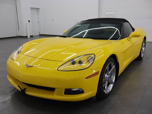 Used 2007 Chevrolet Corvette Convertible w/ Preferred Equipment Group RWD image 7