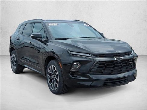 Used 2023 Chevrolet Blazer RS w/ Driver Confidence II Package FWD image 3