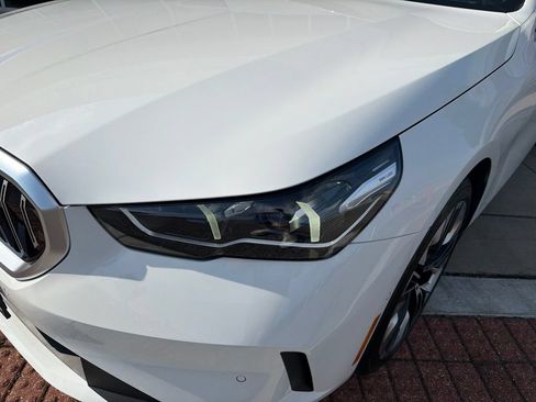Used 2026 BMW 530i w/ Premium Package RWD image 12