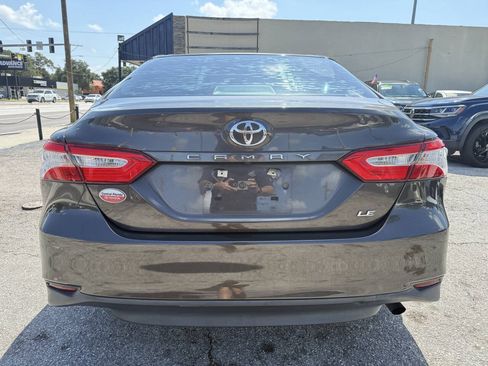 Used 2018 Toyota Camry LE FWD image 6