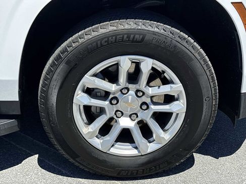 Used 2025 Chevrolet Tahoe LT AWD/4WD image 32
